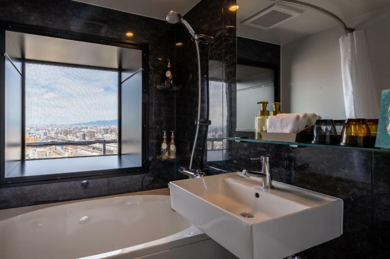 Hotel Wbf Shin-Osaka Skytower Екстер'єр фото