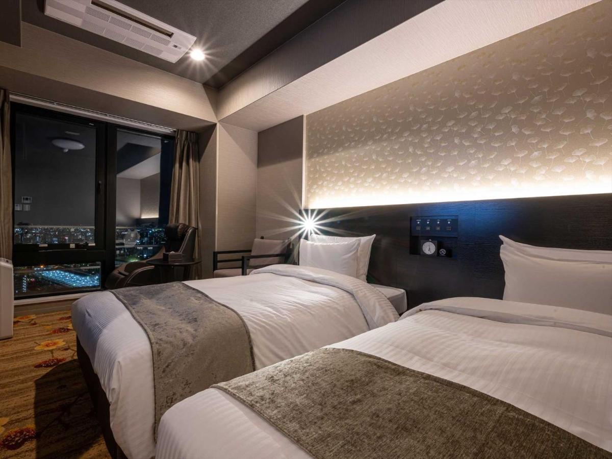 Hotel Wbf Shin-Osaka Skytower Екстер'єр фото